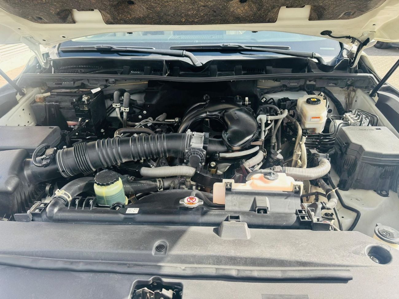Toyota Land Cruiser GXR3 LHD 4.0L V6 petrol engine Automatic Gear 4WD 7 Seater 5 Doors