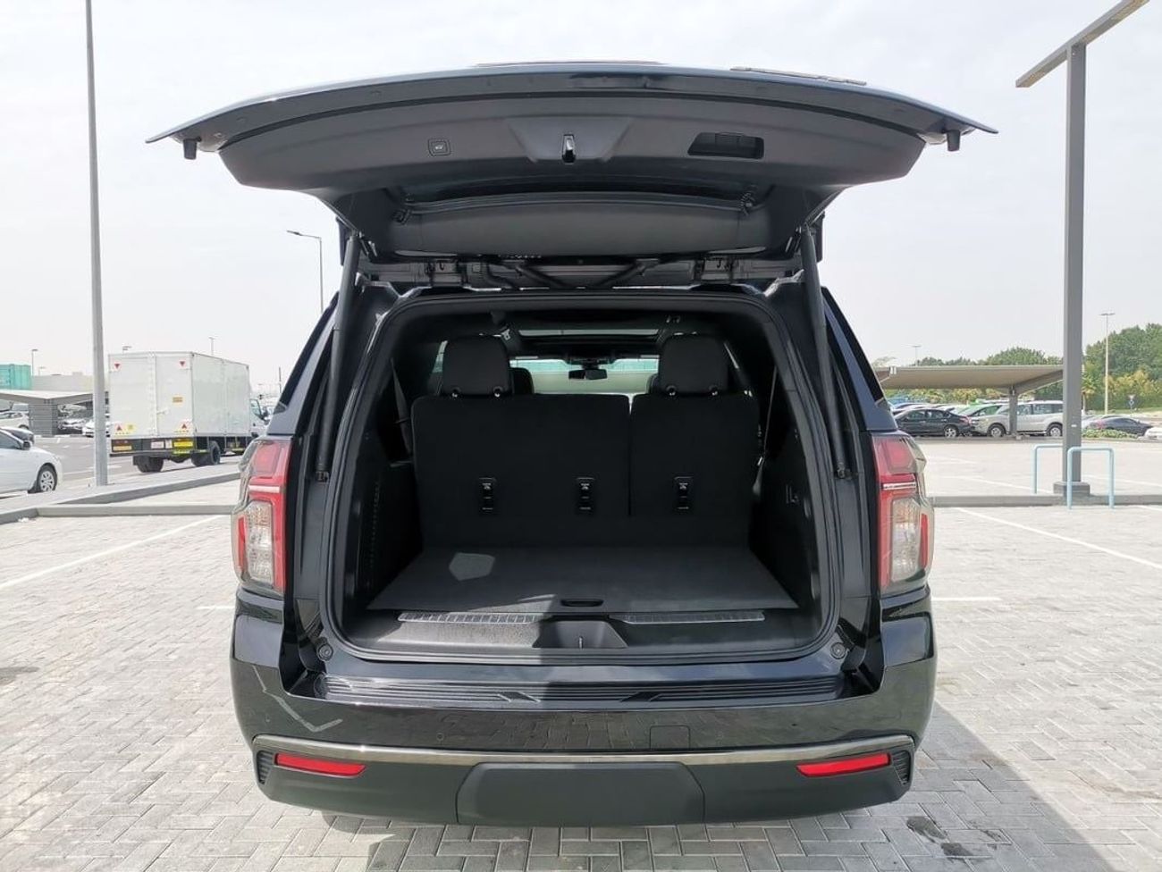 Chevrolet Suburban Chevrolet RST Suburban - 2022 - Black