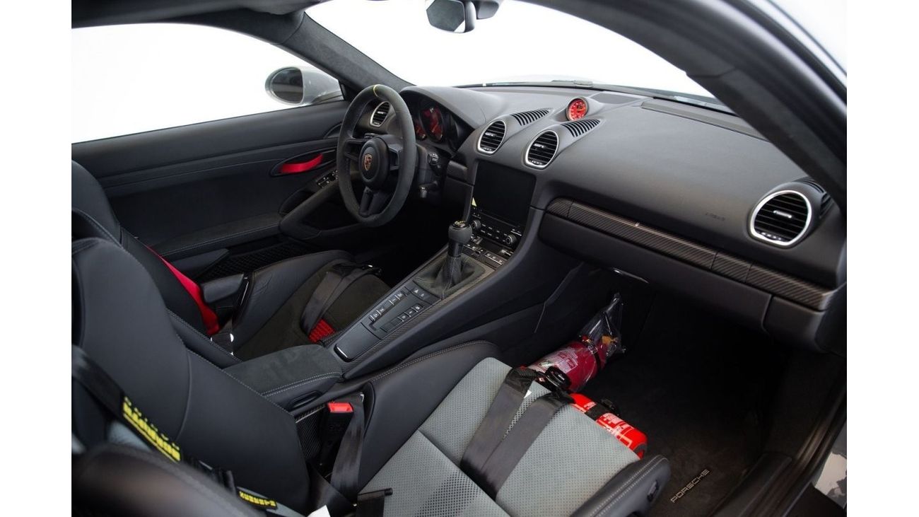 Porsche 718 Cayman GT4 RS