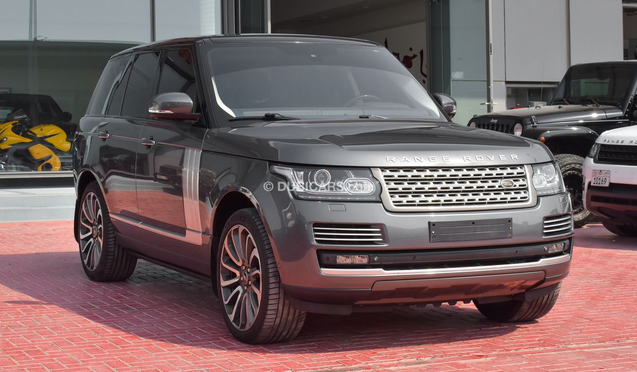 Used Land Rover Range Rover Vogue SE Supercharged 2014 for sale in Abu