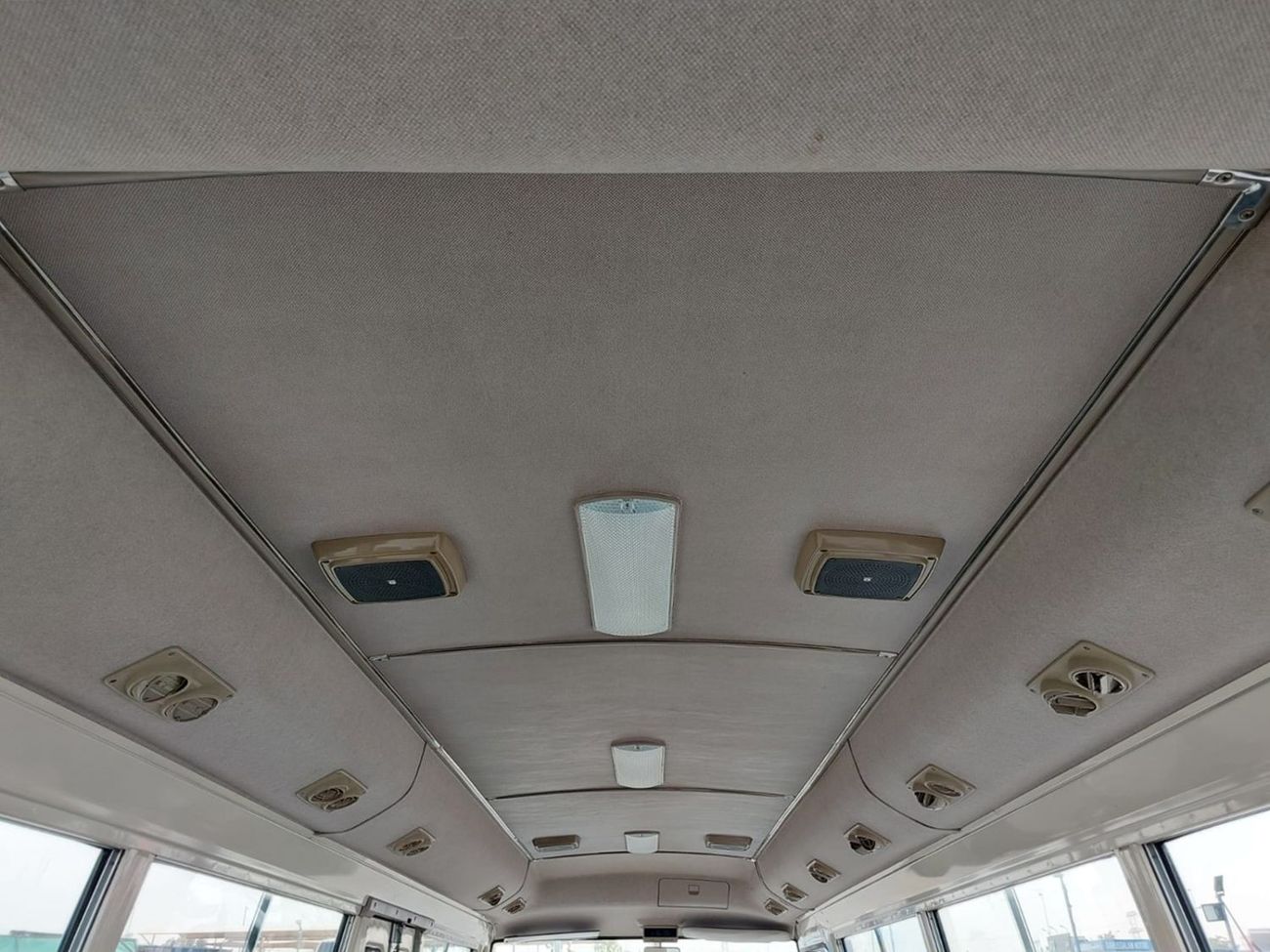 نيسان سيفيليان NISSAN CIVILIAN BUS RIGHT HAND DRIVE(PM01846)