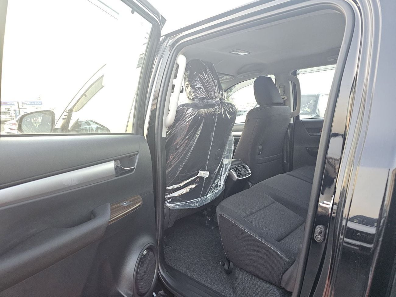 تويوتا هيلوكس TOYOTA HILUX 4.0 FENDER BLACK 2026