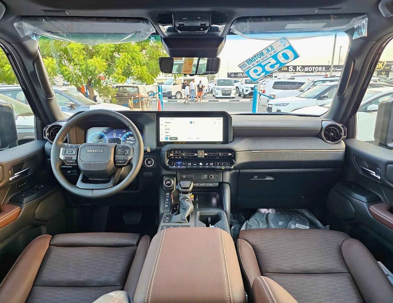 تويوتا برادو TURBO / 2.4L V4 PETROL / GGC SPECS / RADAR / HEADS UP DISPLAY / COOL BOX (CODE # ADV1)