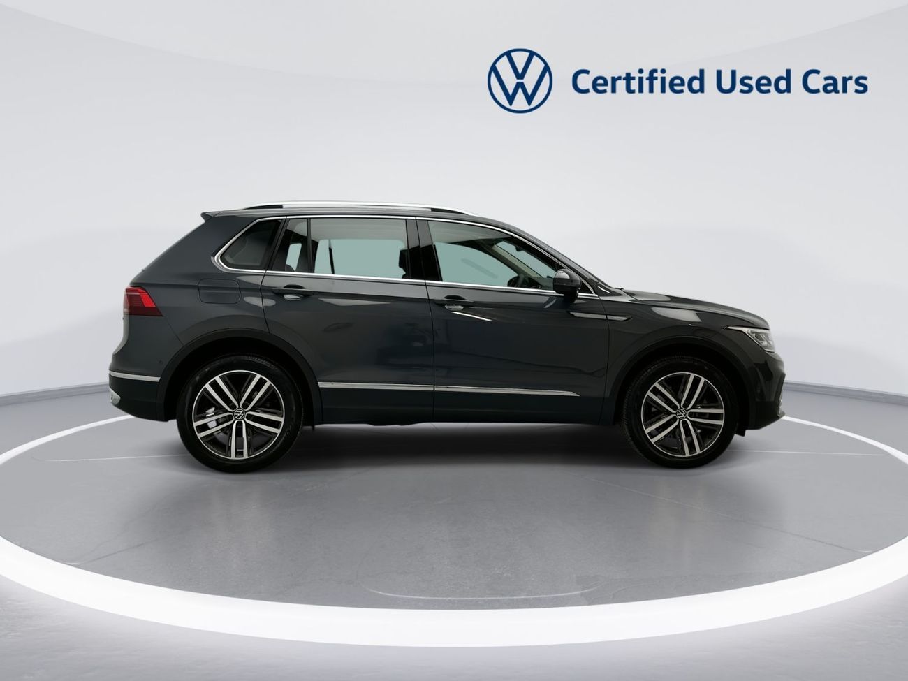 فولكس واجن تيجوان ELEGANCE 2.0L | Panoramic Sunroof with Leather Seats | VW Certified | GCC Specs | Showroom Co