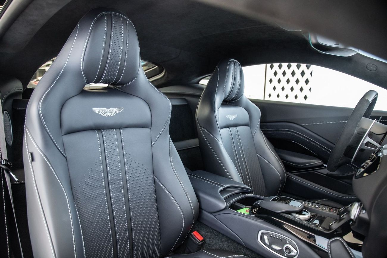 أستون مارتن فانتيج V8