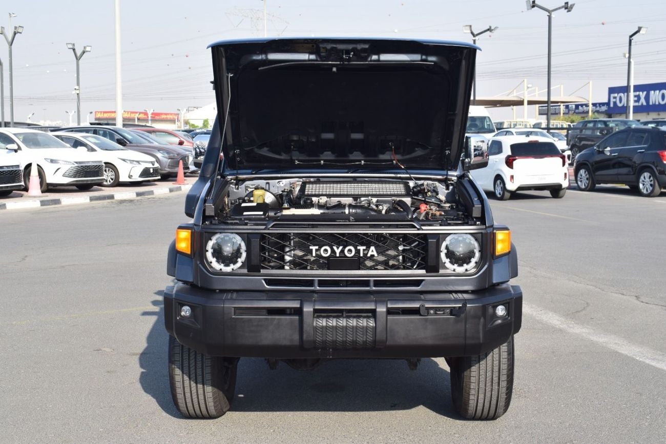 تويوتا لاند كروزر بيك آب Toyota landcruise pickup single cab 2011model Facelifted 2024 4.5 1 VD Diesel engine Colour Grey Tra