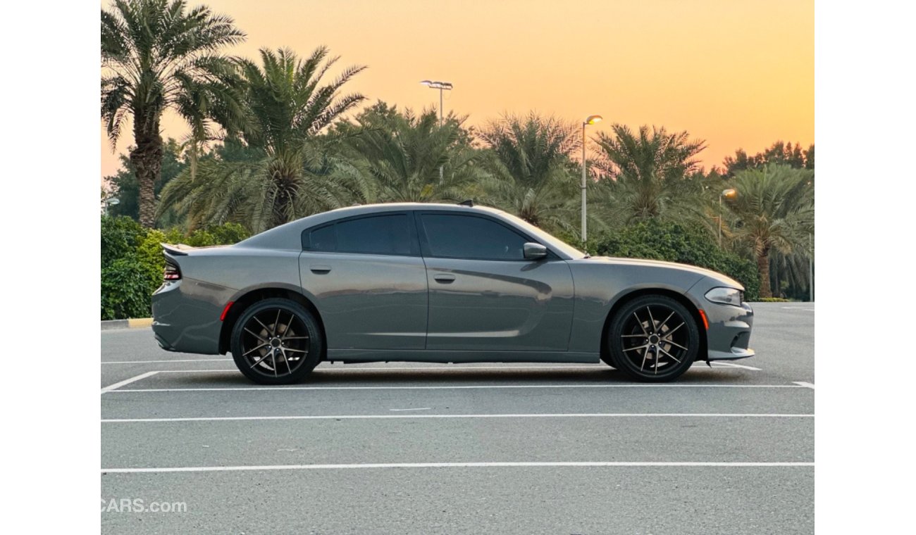 Dodge Charger 3.6L SXT (Mid) DODGE CHARGER V6 SXT MODEL 2019 VERY CLEAN CAR