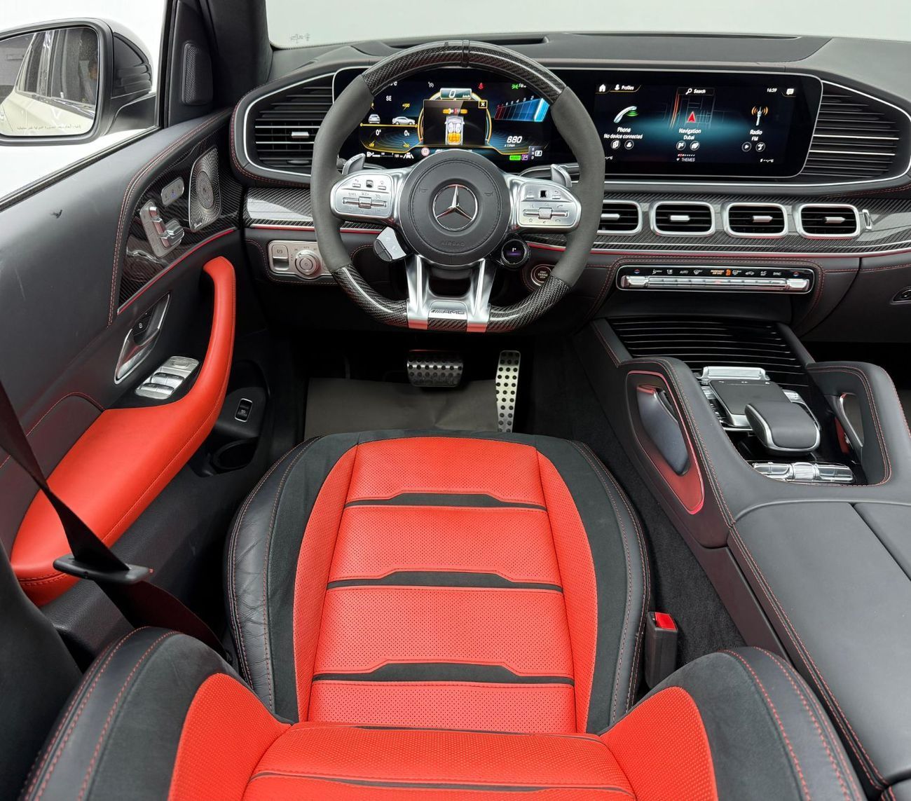 مرسيدس بنز GLE 63 S AMG كوبيه 4MATIC+ 2022 Mercedes Benz GLE63s AMG Coupe, 2025 MB Warranty, Full MB Service History, Fully Loaded