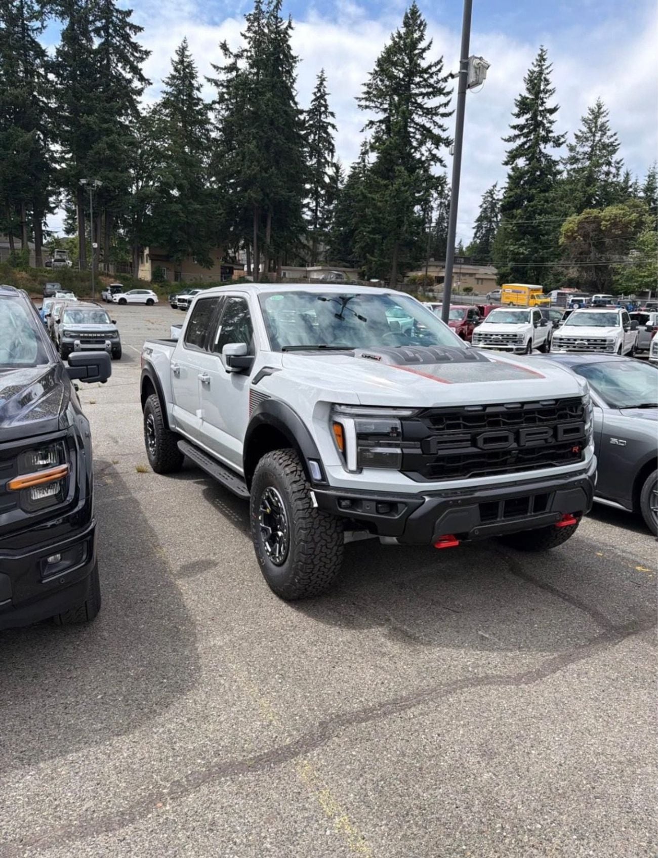 Ford F-150 RAPTOR R CREW Price with delivery