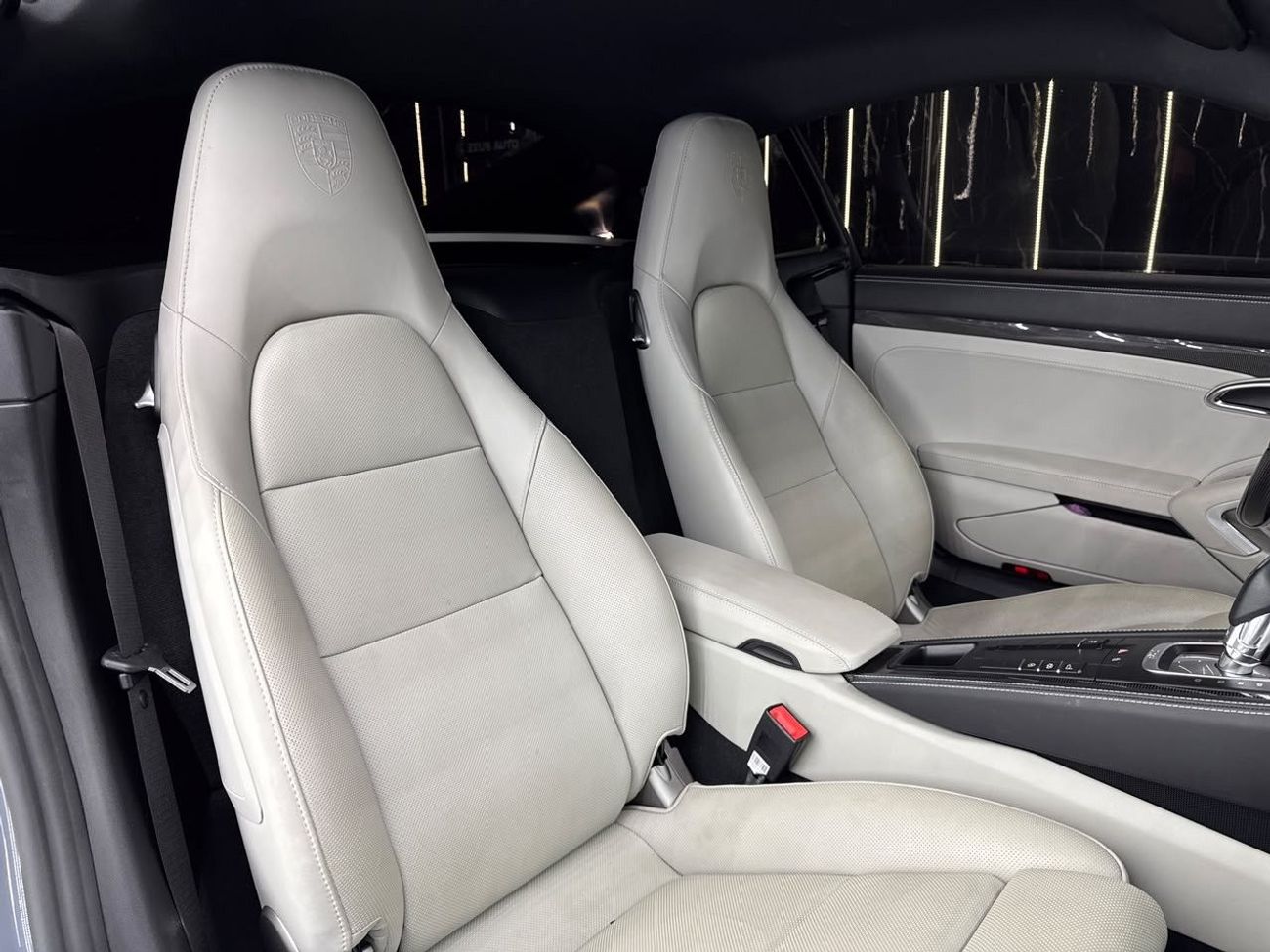 بورش كايمان 718 STYLE EDITION Porsche 718 cayman | GCC |  Rare ARCTIC Grey | Low Mileage