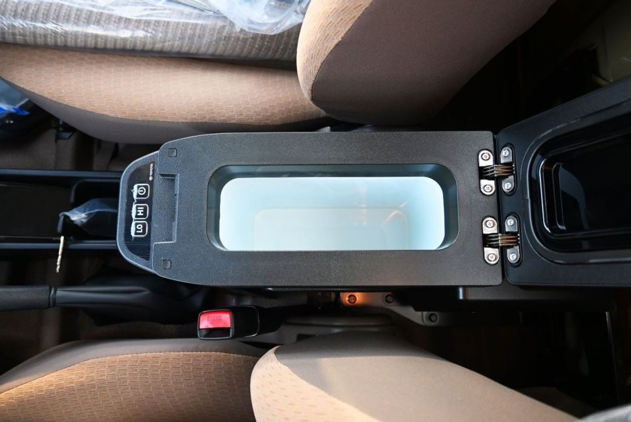 تويوتا لاند كروزر بيك آب تويوتا لاند كروزر 2024 بنزين 4.0L