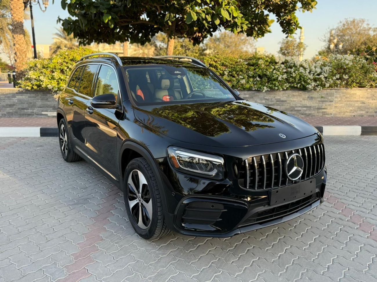 مرسيدس بنز GLB 250 Std 2.0L