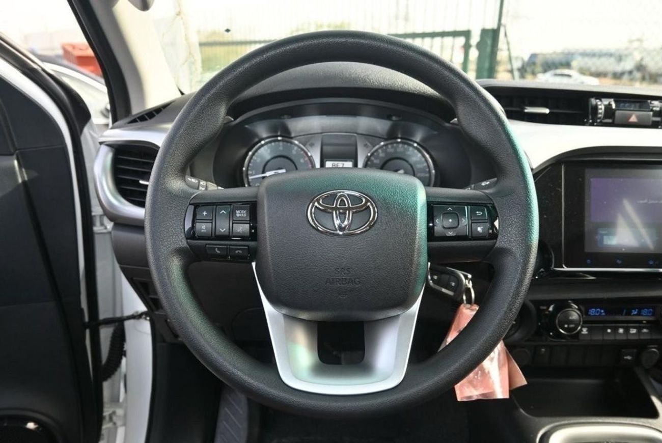 تويوتا هيلوكس TOYOTA HILUX 2.7L PETORL AMNUAL TRANSMISSION