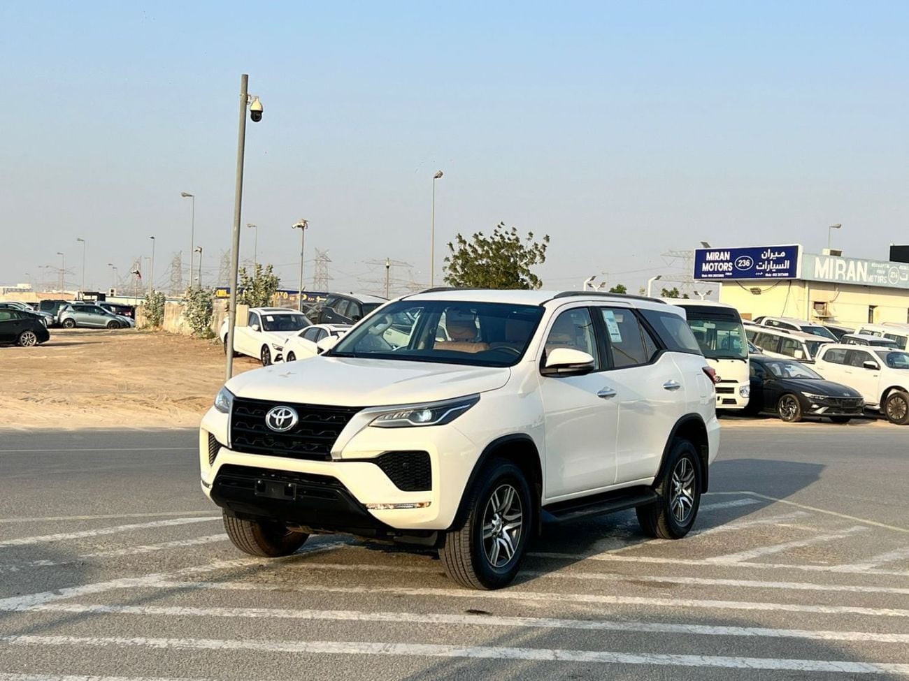تويوتا فورتونر EXR 2022 Toyota Fortuner 2.7 V4 - AWD 4x4 - GCC - Rear Sensor