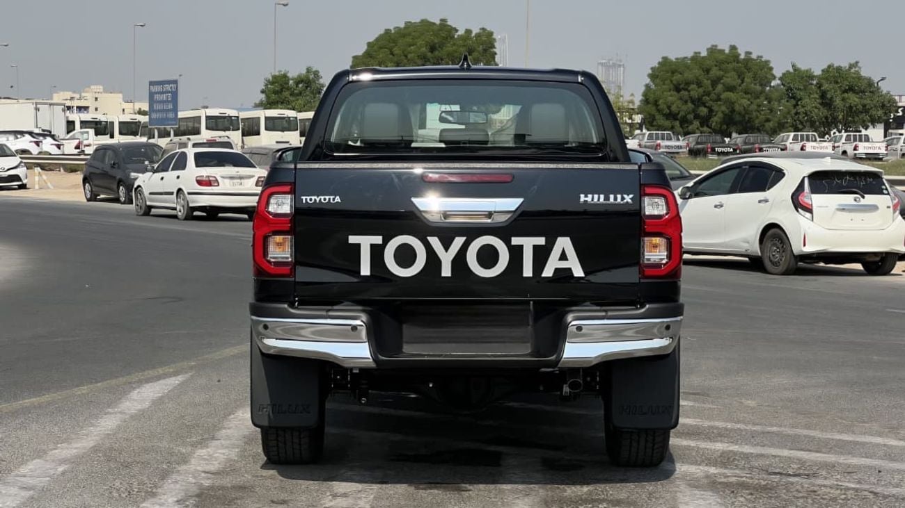 تويوتا هيلوكس S GLX 2.8L 4WD M/T