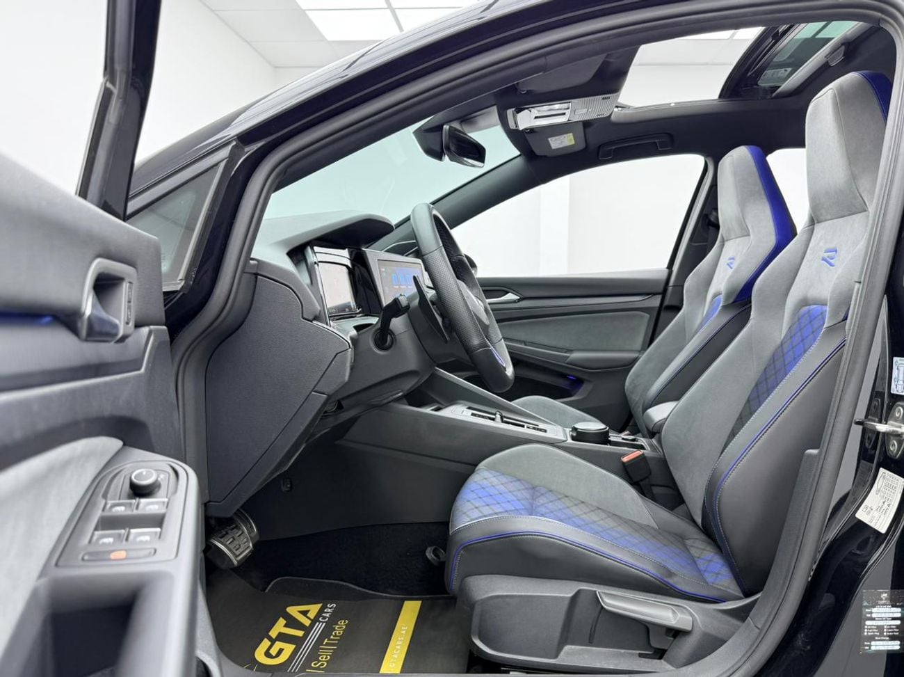 فولكس واجن جولف ار 2022 Volkswagen Golf R, Warranty, Full Agency Service History, European Specs