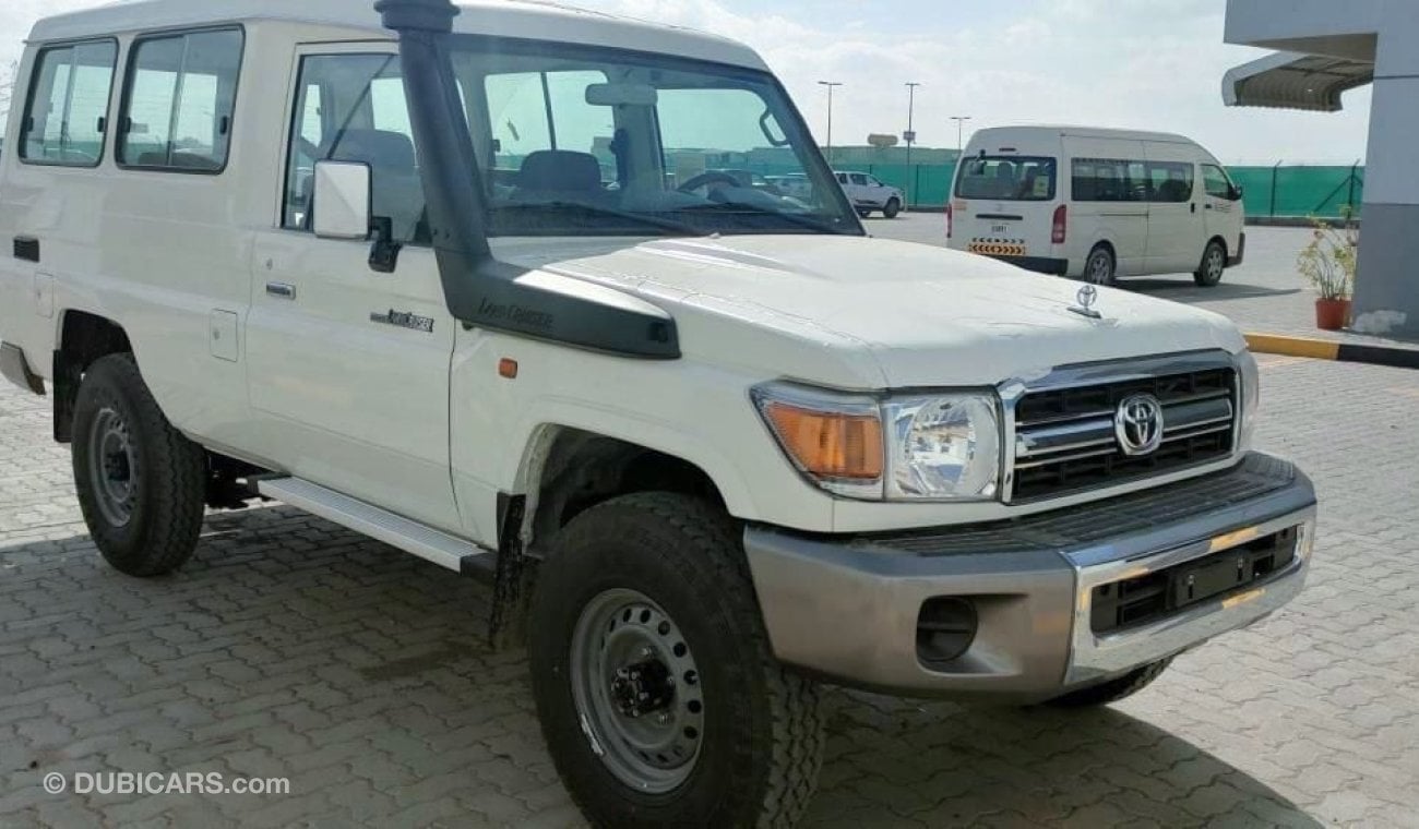 Toyota Land Cruiser Hard Top LC78, 4.0L Petrol 4WD 5M/T FOR EXPORT