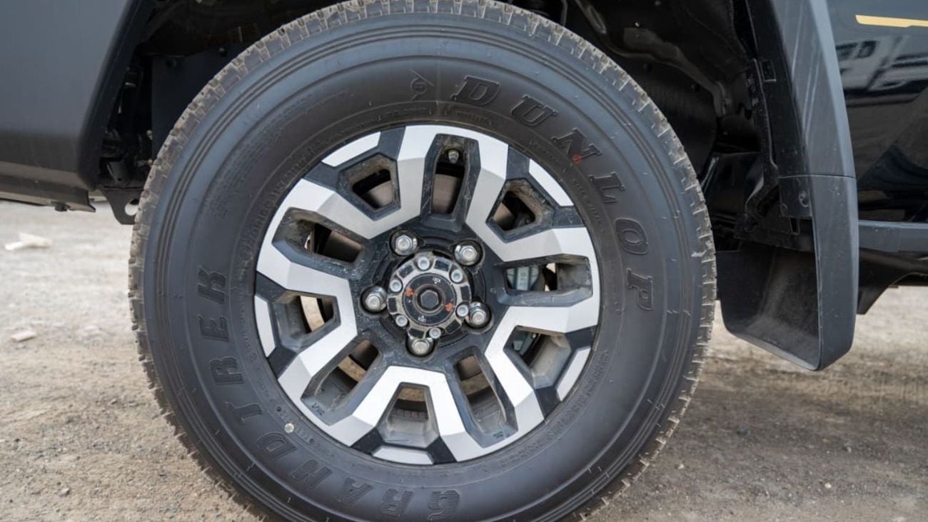 Toyota Land Cruiser 70 LC 76 2.8L | Diesel | 4 Cylinder | 6 Speed Automatic | 5 Door | 5 Seats