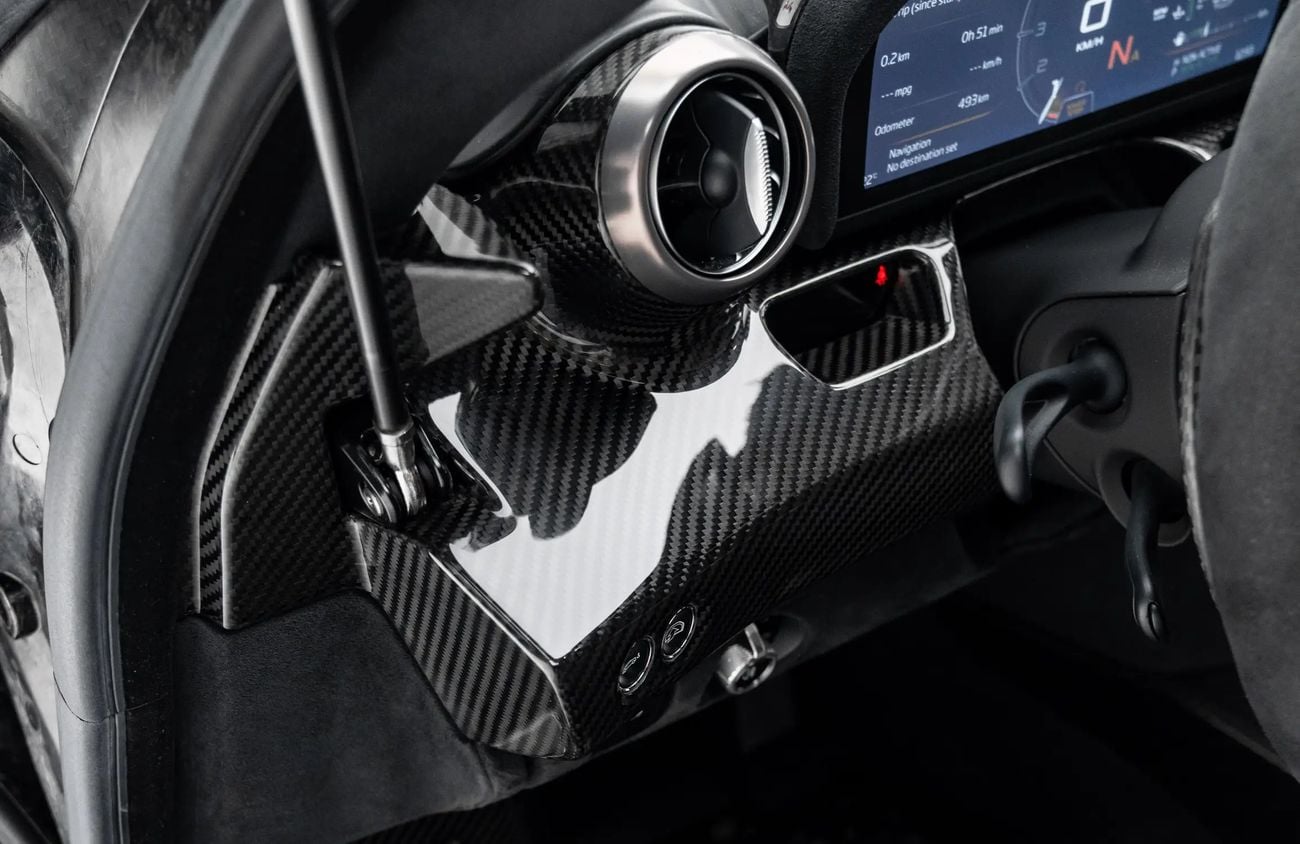 مكلارين سينا 4.0L V8 Twin-Turbocharged Engine