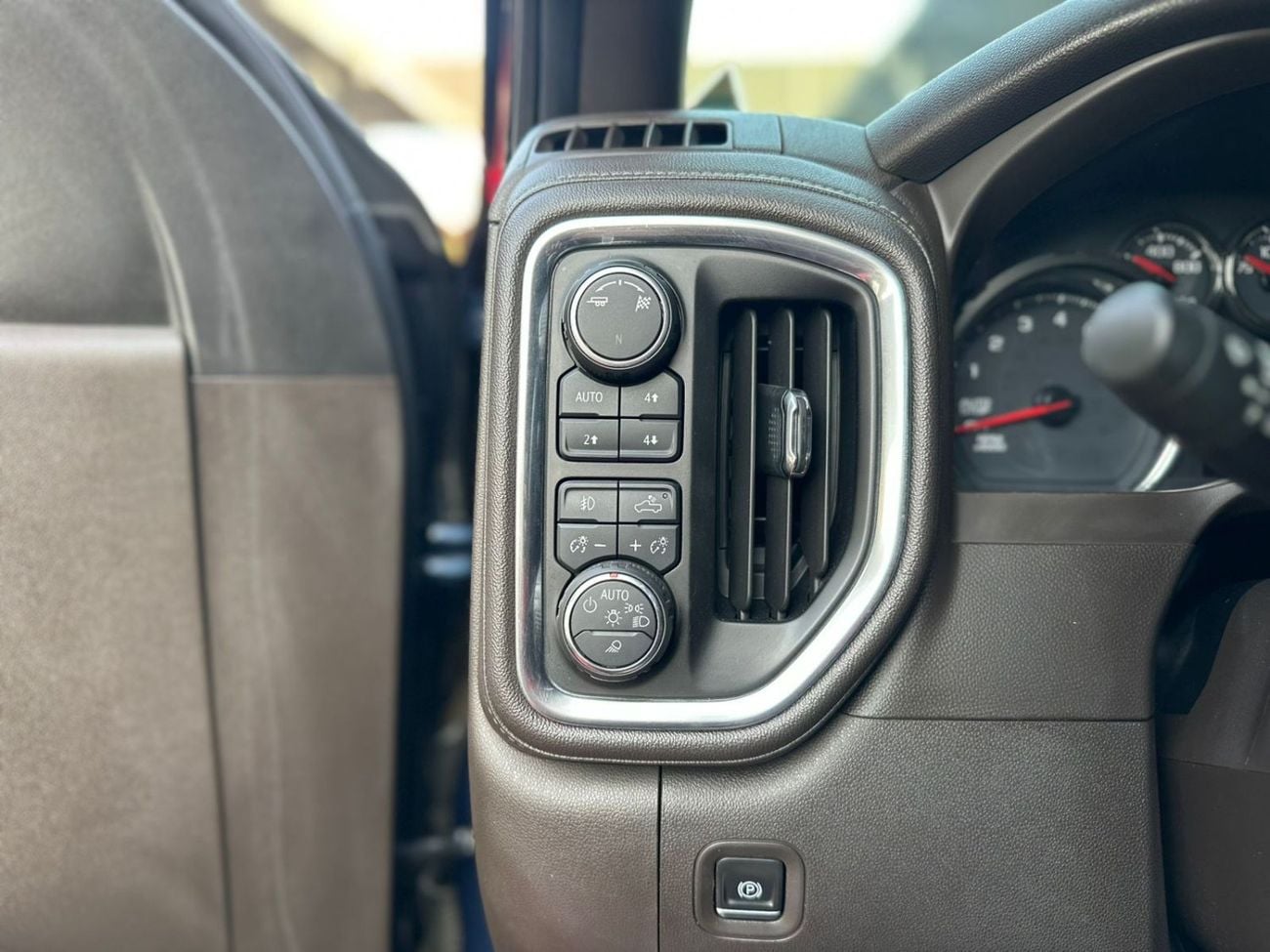 شيفروليه سيلفارادو 5.3 V8 Trail Boss