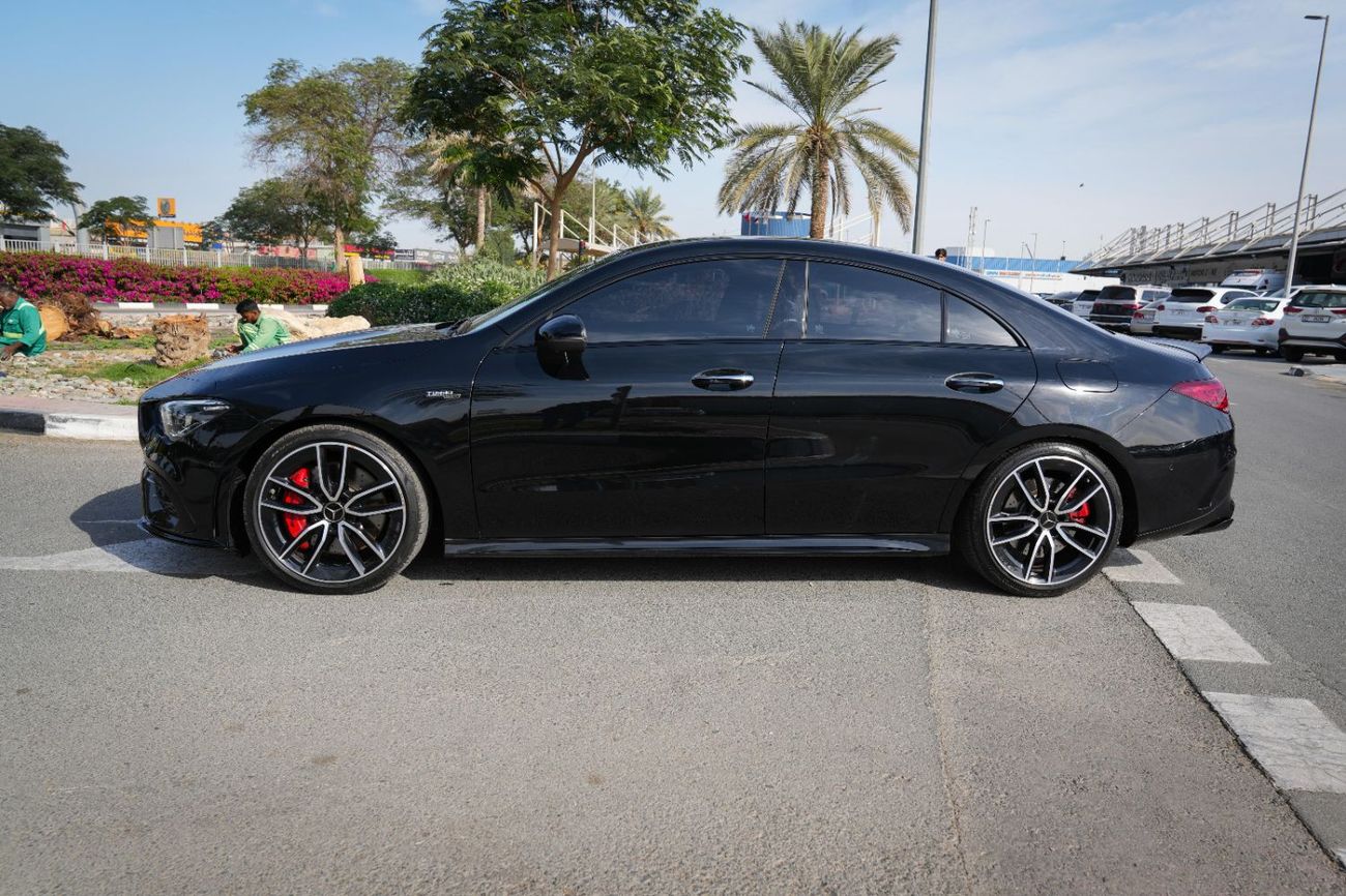 مرسيدس بنز CLA 35 AMG 4MATIC 2021!! GCC SPECS!! LOW MILEAGE!! FULL SERVICE HISTORY FROM THE DEALER