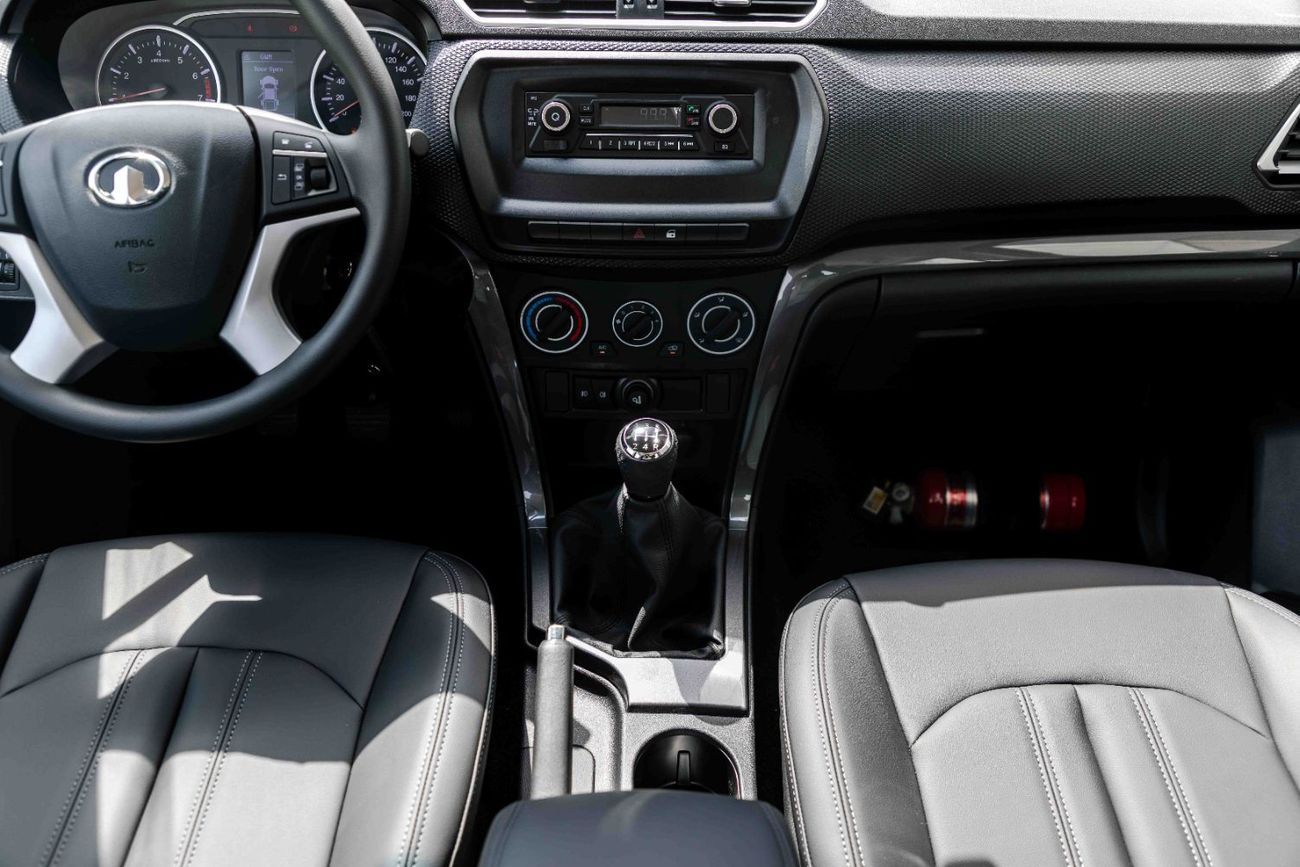 جريت وول وينغل 2026 Greatwall Wingle 5 4X2 Luxury 2.4L - Manual - Titanium White Inside Black | Export Price