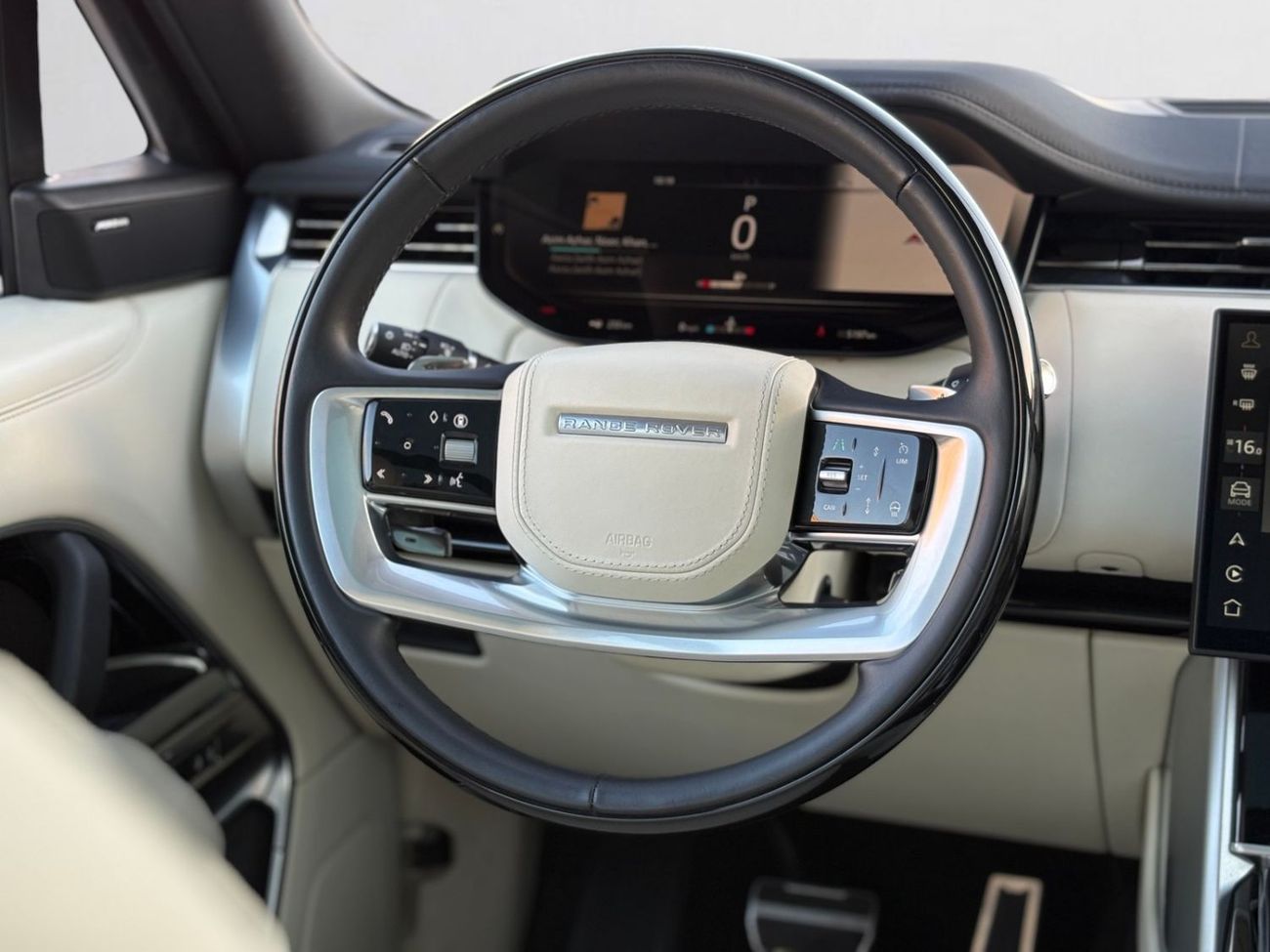 Land Rover Range Rover HSE P530 AED 8,400 P.M | 0% DOWN PAYMENT | RANGE ROVER VOGUE SE P530 | 4.4L TWIN-TURBO V8 – 523 HP |