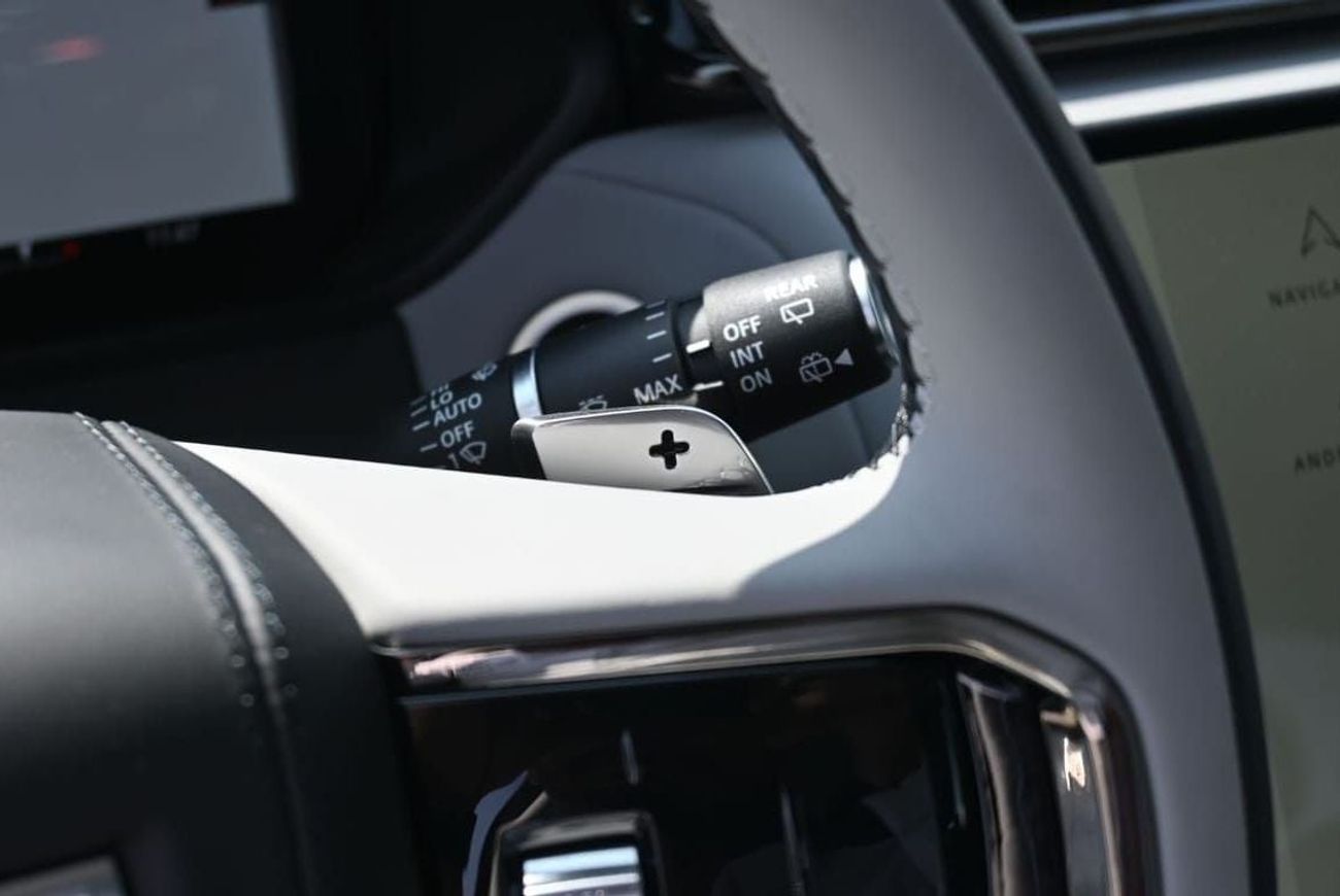 لاند روفر رينج روفر فيلار Land Rover Range Rover Velar, R Dynamic SE 2.0L Turbo AWD, Model 2025, Color Santorini Black