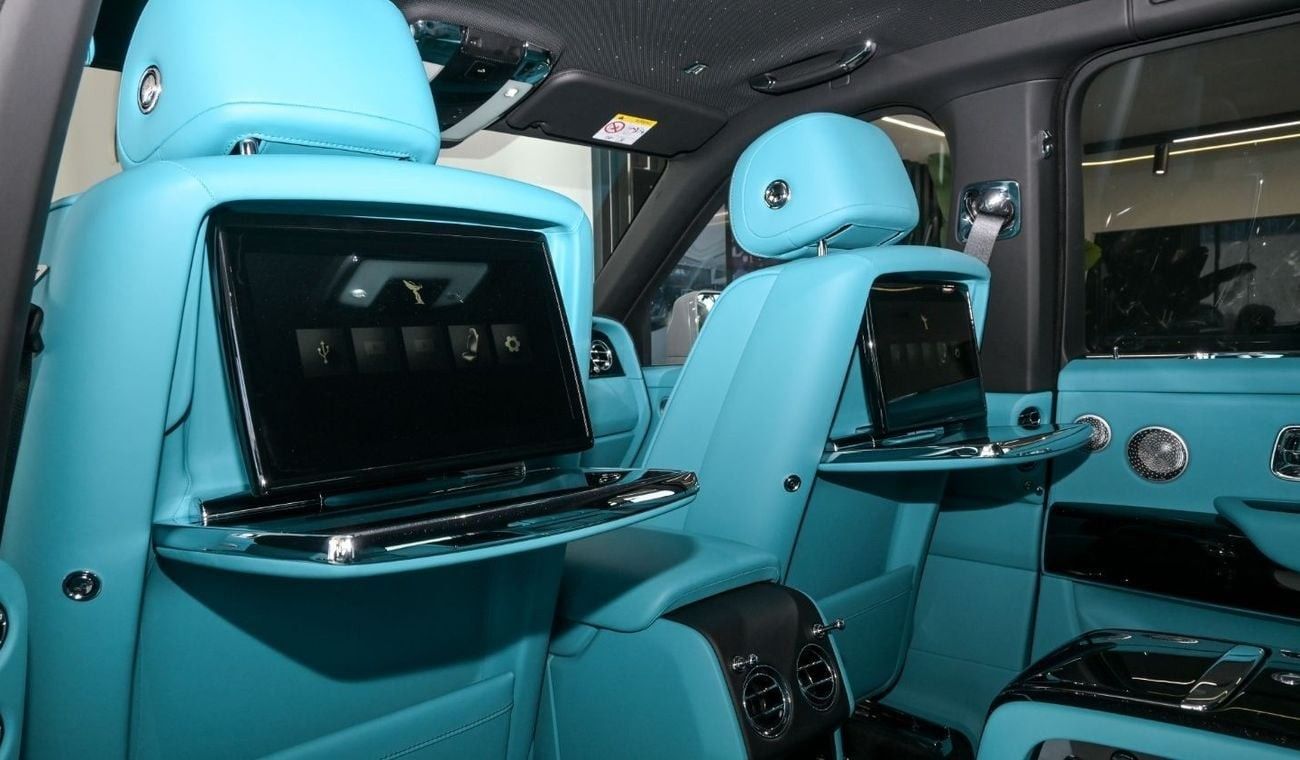 Rolls-Royce Cullinan Rolls Royce Cullinan Silver Badge | 2025