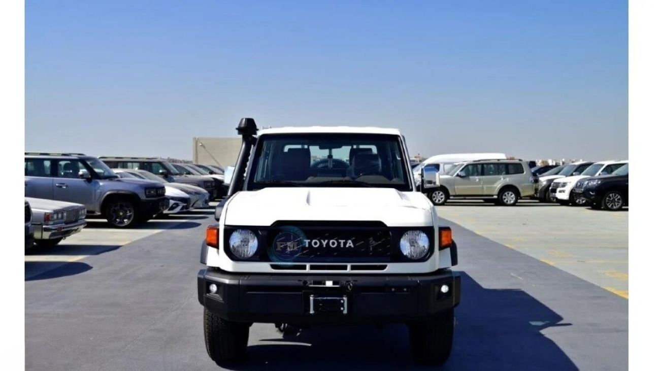 Toyota Land Cruiser Pick Up 79 Double Cab Diesel (Full Option)