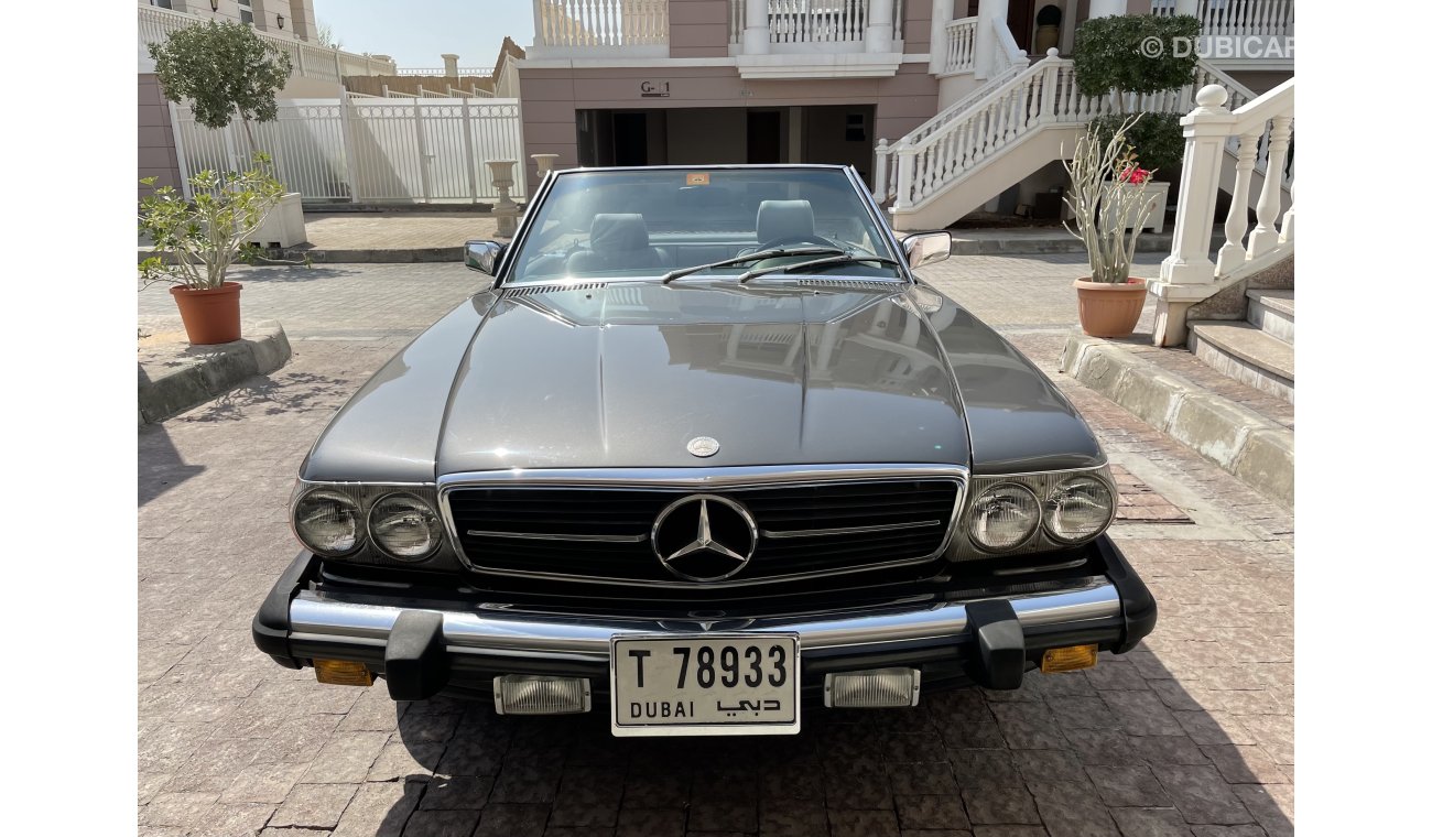 Mercedes-Benz 560 SL