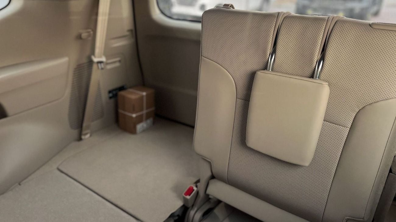 Toyota Land Cruiser 4.0L VX-V . Automatic . Petrol . Four Wheel Drive . 7 Seats . 5 Door