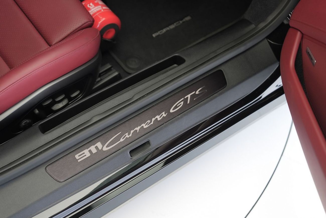 بورش 911 Carrera GTS 3.0L (475 HP) Coupe