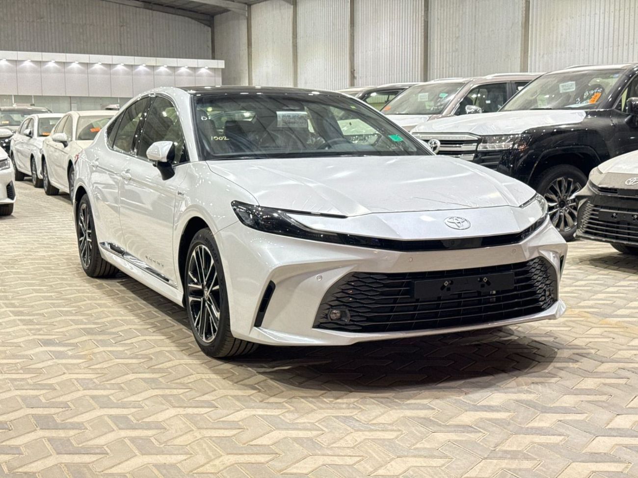 Toyota Camry 2.5L Lumiere  HEV , Leather seat, Panoramic Roof Full option 2026 Saudi Specs