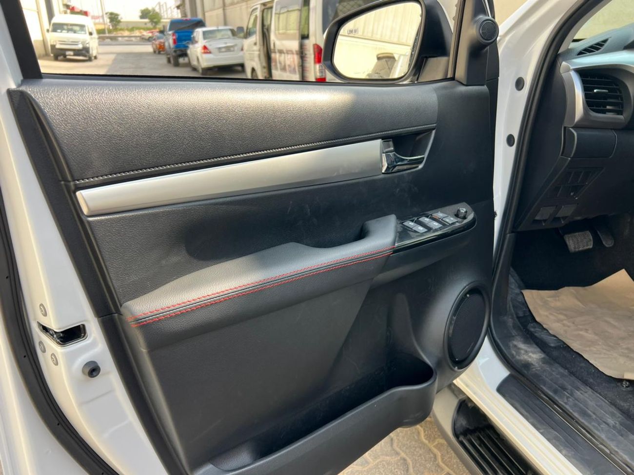 تويوتا هيلوكس TOYOTA HILUX ADVENTURE 2.4L 4X4 DIESEL MY 2026