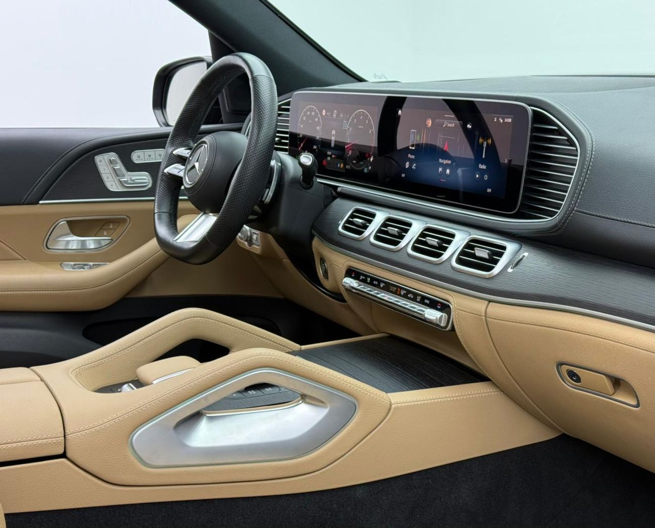 Mercedes-Benz GLS 580 2024 Mercedes Benz GLS580 4MATIC Night Package, 2029 MB Warranty + Service Pack, 7 Seater, GCC