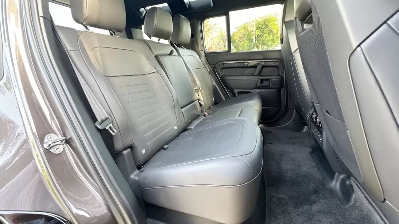 Land Rover Defender 4.4L OCTA AWD 5DR SWB AT