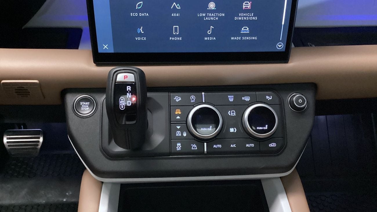 Land Rover Defender P400 90 HSE | upto AED 20,000 Ramadan Discount | Guaranteed Warranty | 0 Down Payment