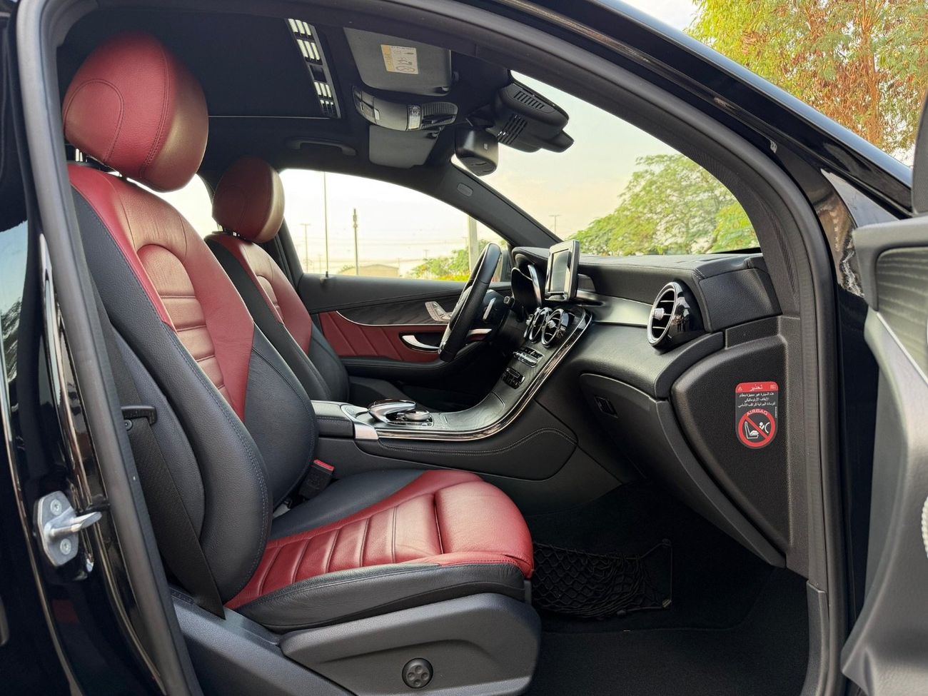 مرسيدس بنز GLC 250 4MATIC 2.0L