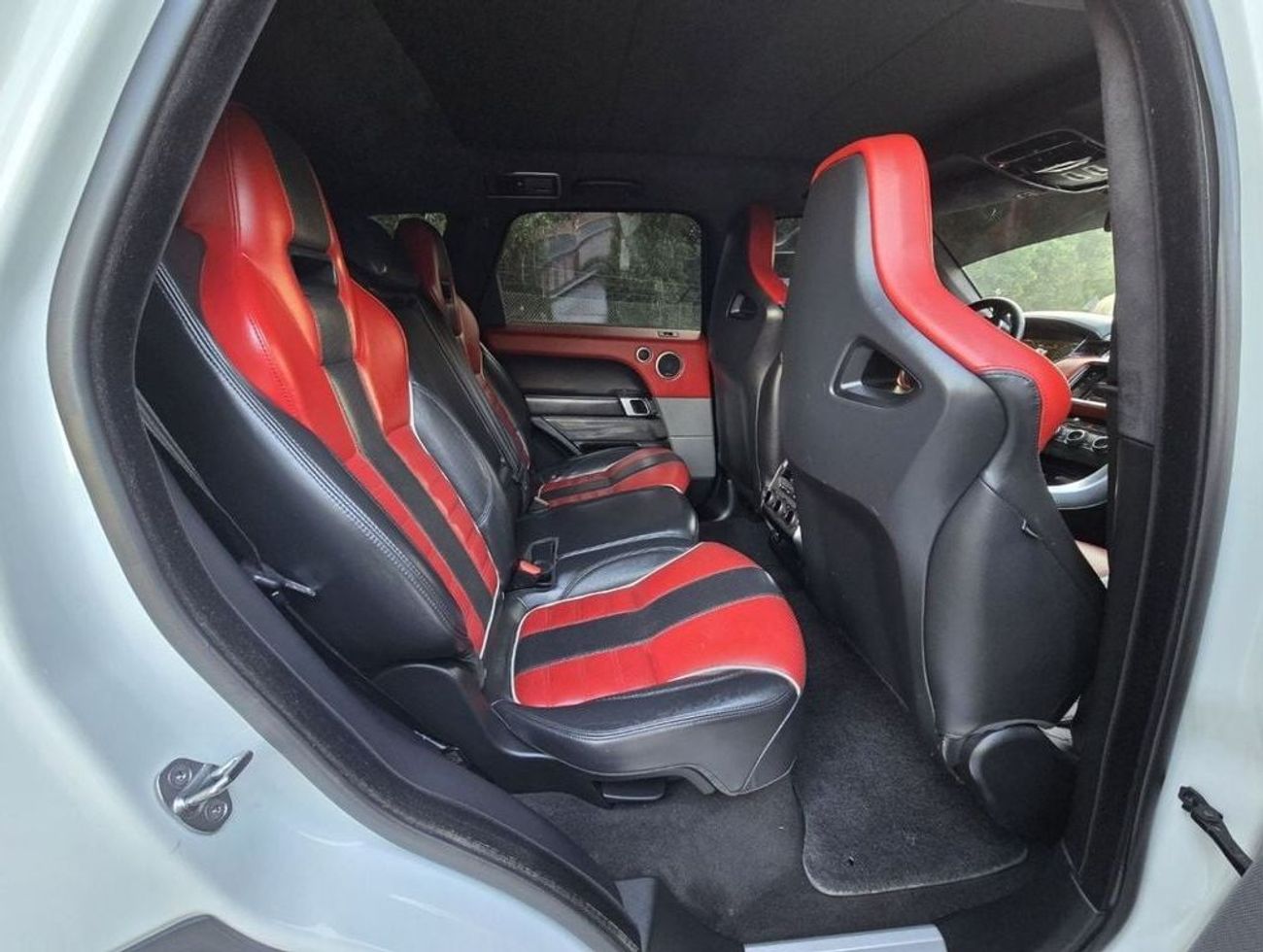 لاند روفر رينج روفر سبورت SVR 5.0L (575 HP) 4WD SPORT SVR 2016 GCC //FSH //ACCIDENTS FREE //ORIGINAL PAINT