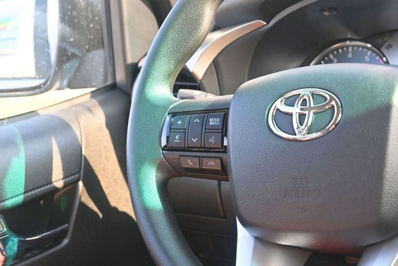 تويوتا هيلوكس Toyota Hilux 2.7L Petrol Manual 4WD 2025