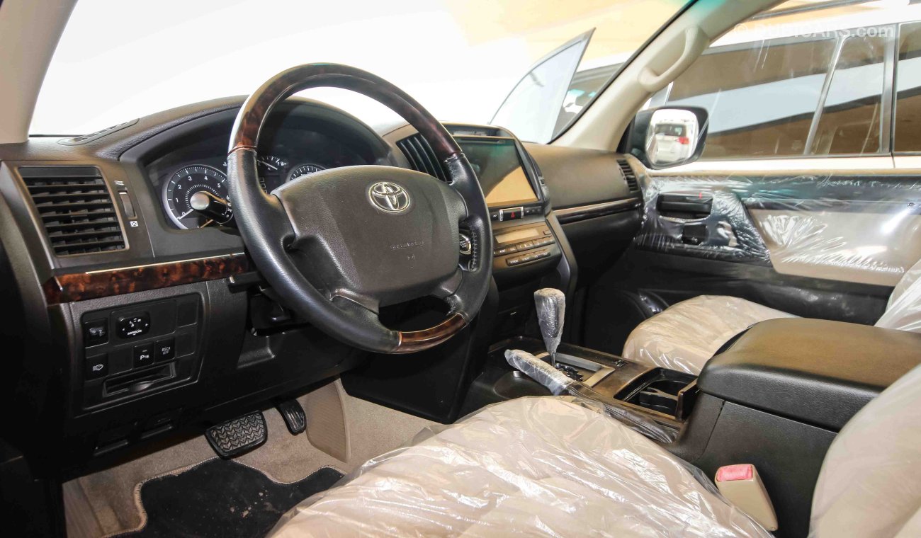 Toyota Land Cruiser GXR V6