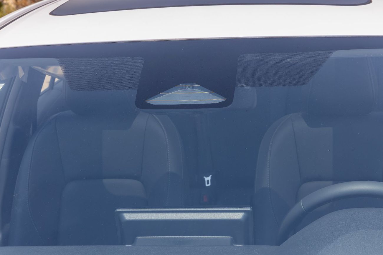 تويوتا كورولا Toyota Corolla 1.8L Intelligent Electric Hybrid Dual Engine Elite Edition - White - 2025 (Export)