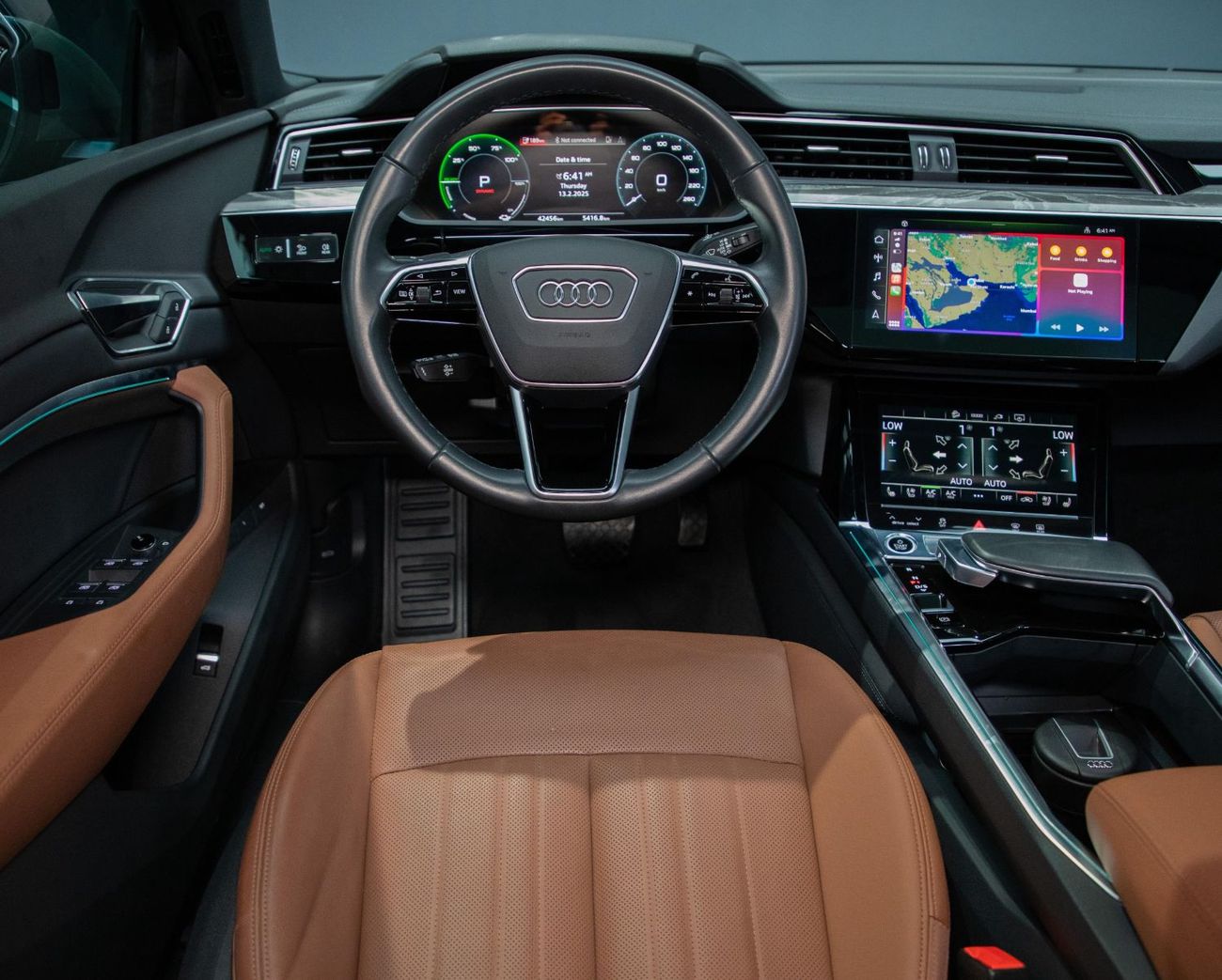 أودي إي ترون سبورتباك 50 Quattro S-Line