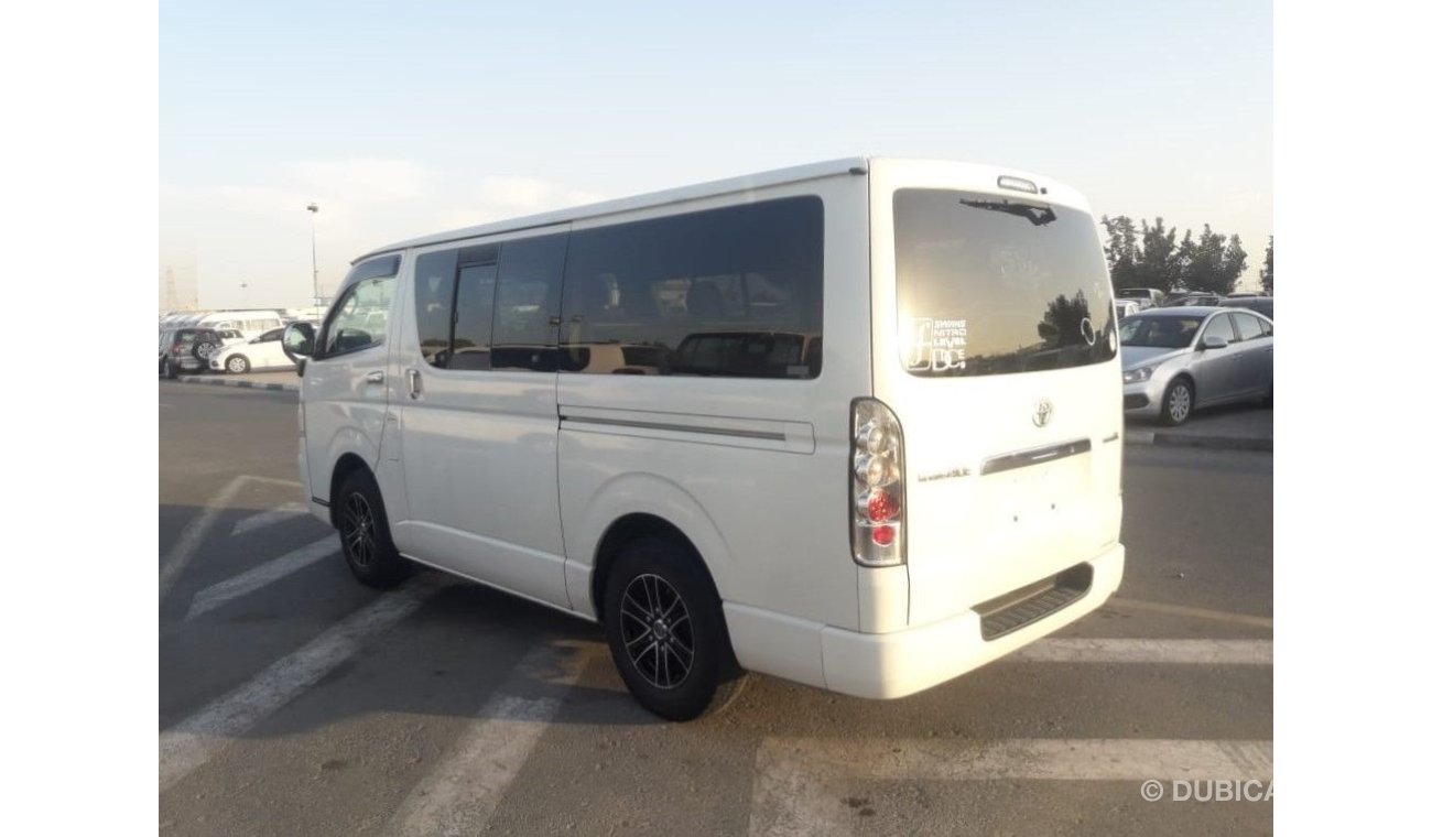 تويوتا هاياس Hiace van RIGHT HAND DRIVE (Stock no PM 813 )