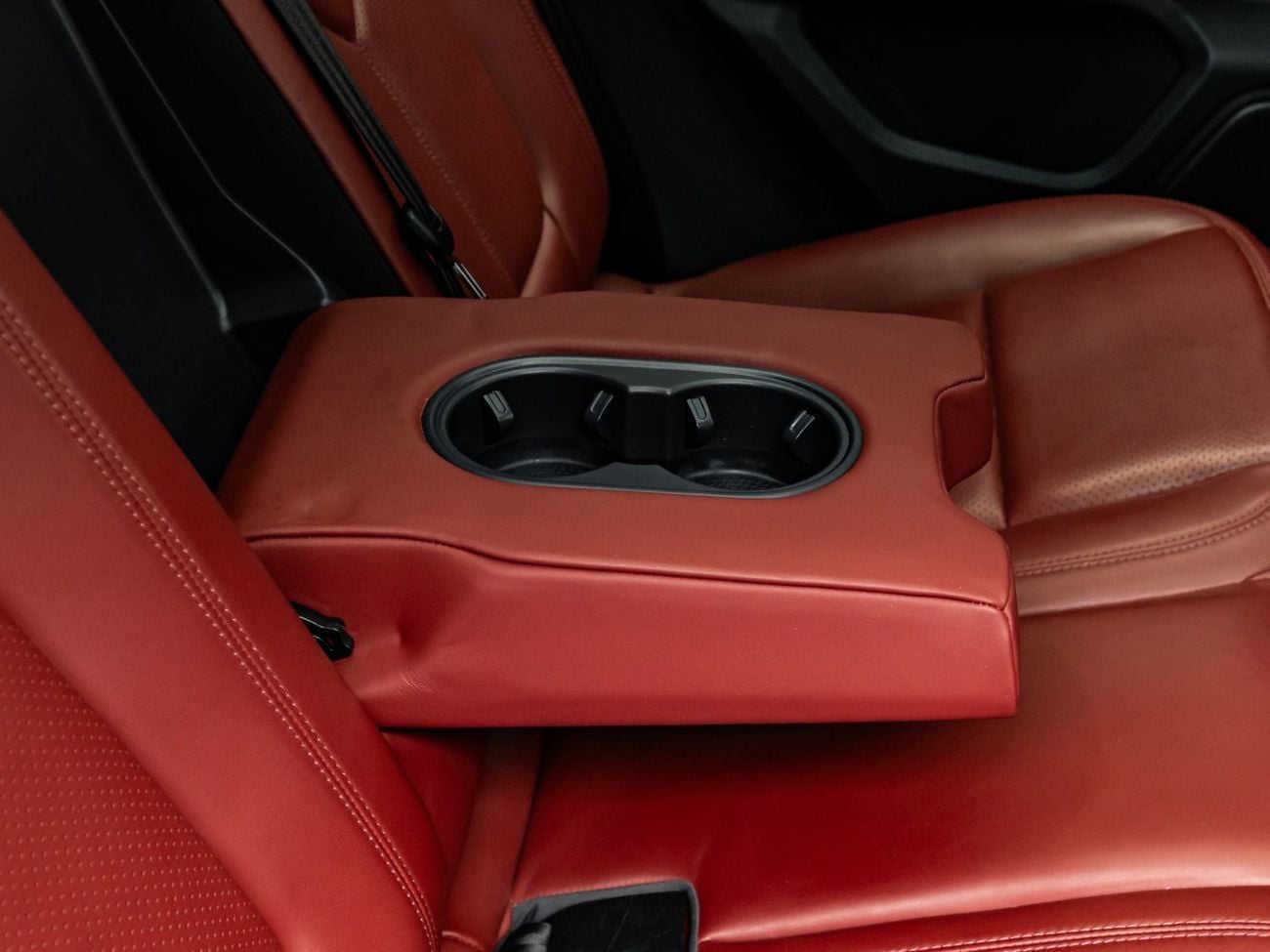 بورش ماكان Std 2.0L (252 HP)