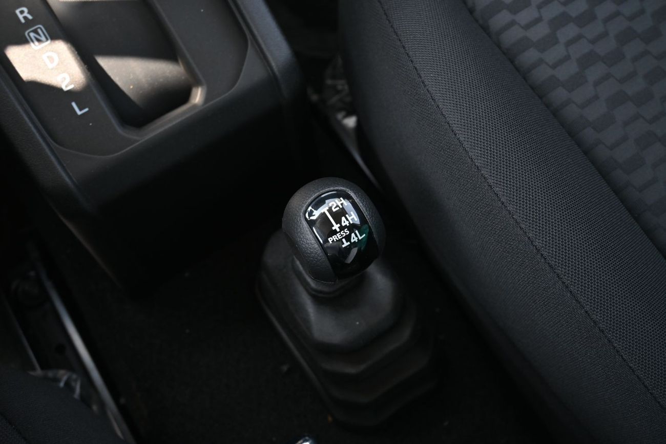 Suzuki Jimny Suzuki Jimny 1.5L Petrol 4WD, Model 2025 Color Ivory