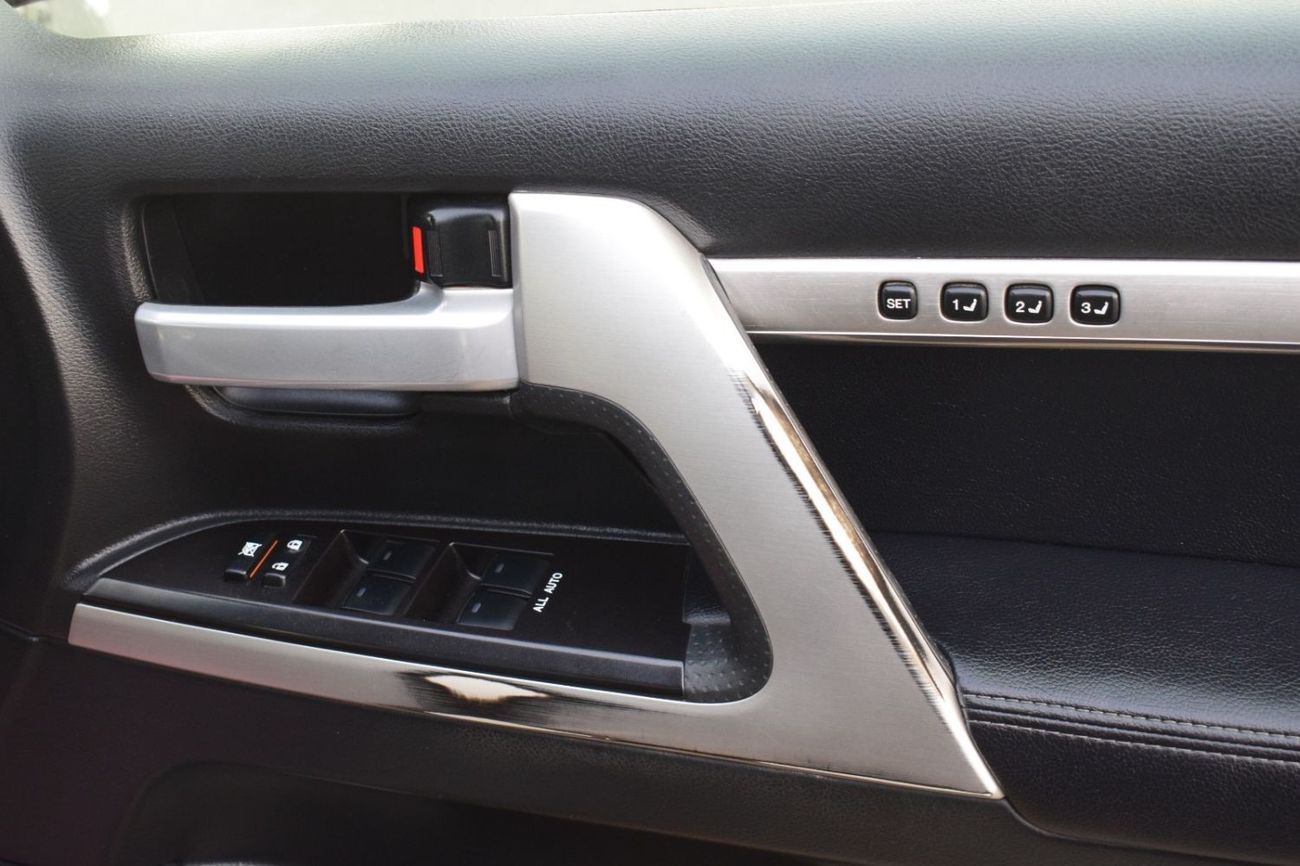 Toyota Land Cruiser 2018 TOYOTA LAND CRUISER  VX V8