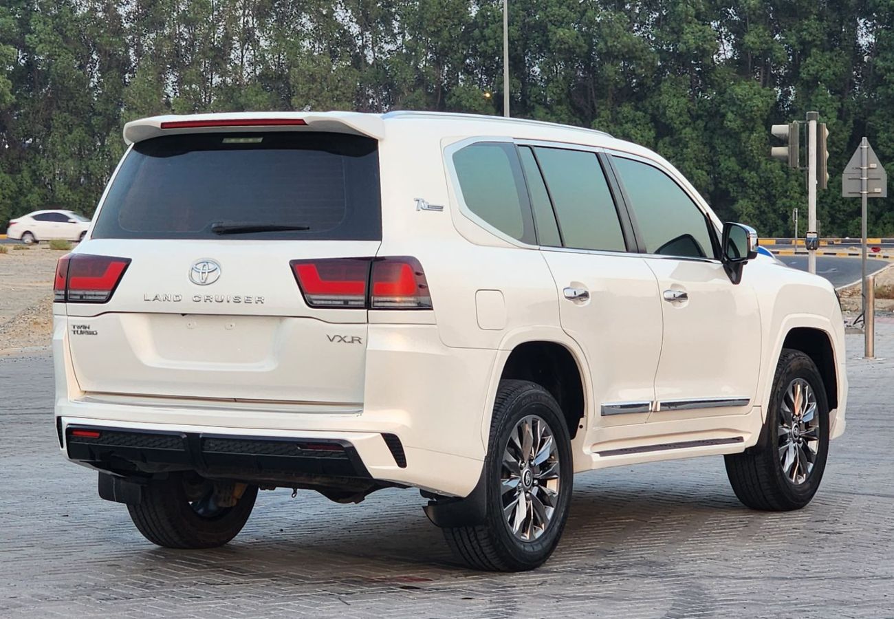 Toyota Land Cruiser VX.R V8  5.7  upgrade 2024