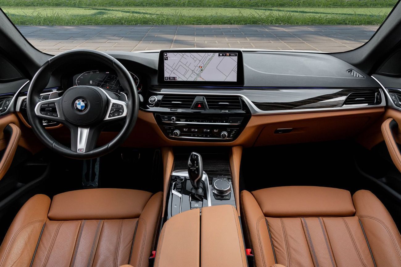 بي أم دبليو 520i M-Kit | 3,329 P.M  | 0% Downpayment | Agency Warranty!